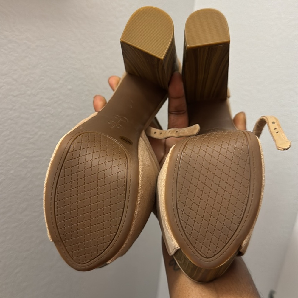 NWOB Chunky Platform Heels ✨ - Picture 7 of 7